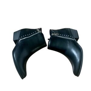 Portland Women’s Boots Co Black Trudy Side Zip Bootie Size  6M